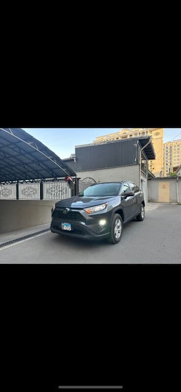 tayota runx: RAF : 2019 г., 2.5 л, Автомат, Бензин — 1