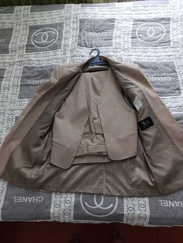 Мужской костюм-тройка Zegna - Комплектация: пиджак на подкладке