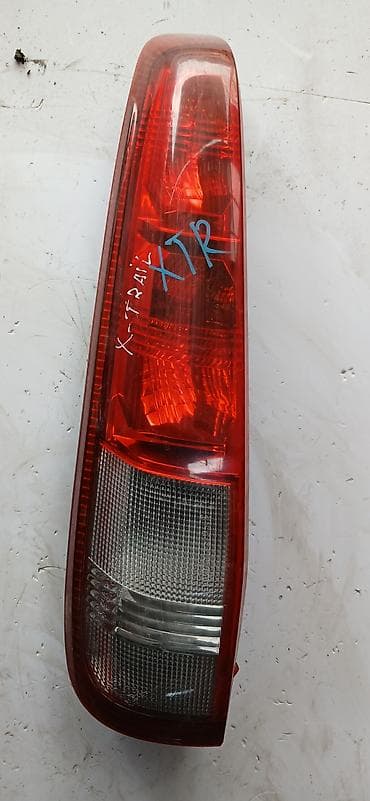 Задний левый стоп-сигнал Nissan 2004 г., Б/у, Оригинал, Япония — 1