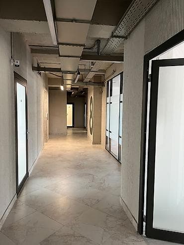 Кыймылсыз мүлк: Кеңселерди ижаралоо, 54 м², Бизнес борборунда, Өзүнчө ашканасы менен, Юридикалык дареги менен — 2