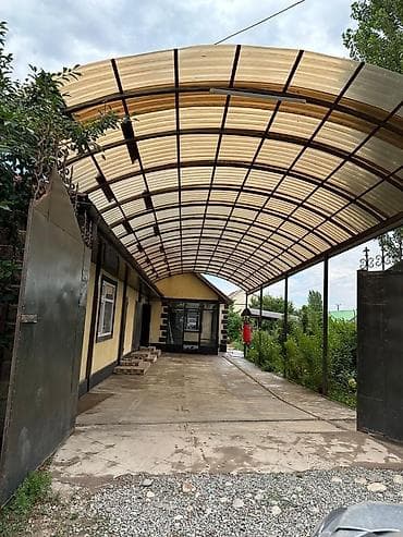 продам дом срочно недорого: 🏡Продаётся уютный дом в отличном районе! Район:Арча Бешик ж/м — 1