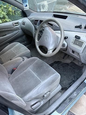 morning 2009: Toyota Prius: 1999 г., Бензин, Седан — 3