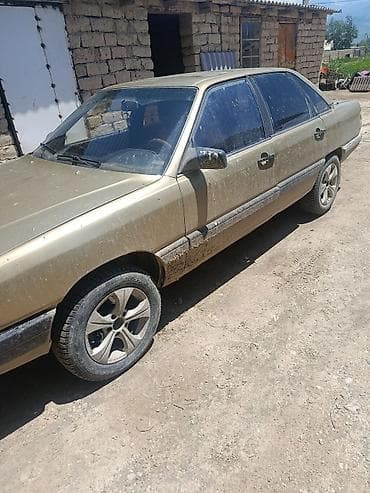 Транспорт: Audi 100: 1984 г., 2 л, Механика, Бензин, Седан — 5
