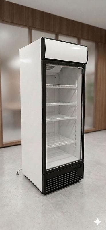 Холодильная витрина (вертикальный холодильный шкаф) с прозрачной