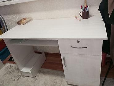 Компьютерный стол, С полками at lalafo.kg Компьютерный стол, С полками