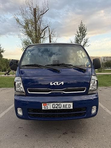 b class: Kia BONGO: 2024 г., 2.5 л, Механика, Газ, Фургон — 1