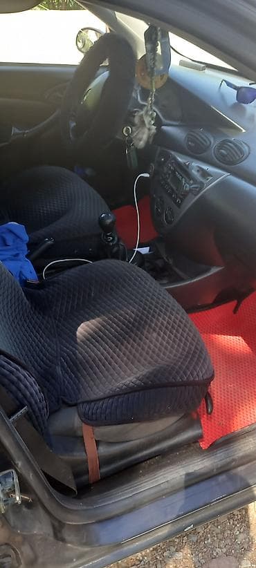 чангам машина: Ford Focus: 2004 г., Кол менен иштөөчү, Бензин, Универсал — 2
