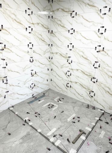 укладка бетона: Профессиональная укладка керамической плитки и устройство душевой зоны — 1