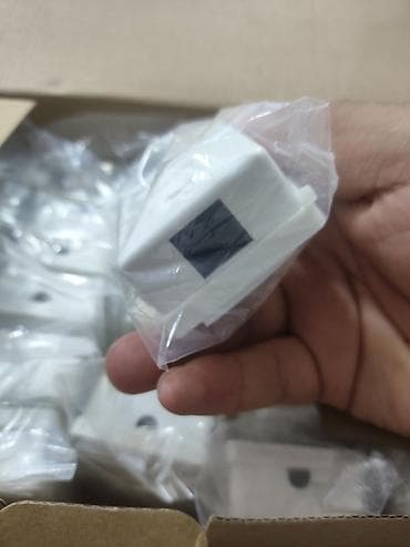 гнезда: Сетевая розеточная коробка для витой пары Cat6 (накладной модуль). - — 1