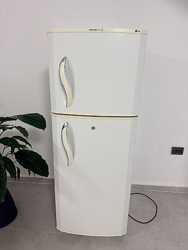 Самовары: Холодильник LG, Двухкамерный, De frost (капельный) — 2