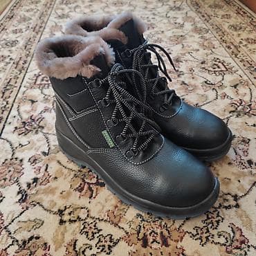 Ботинки новые теплые 43 размер