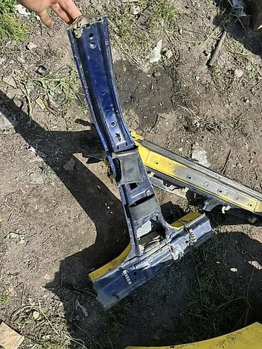 Стойка кузова Subaru — 2