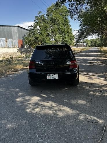 обменяю машину: Volkswagen Golf: 2003 г., 2 л, Автомат, Бензин, Хэтчбэк — 4