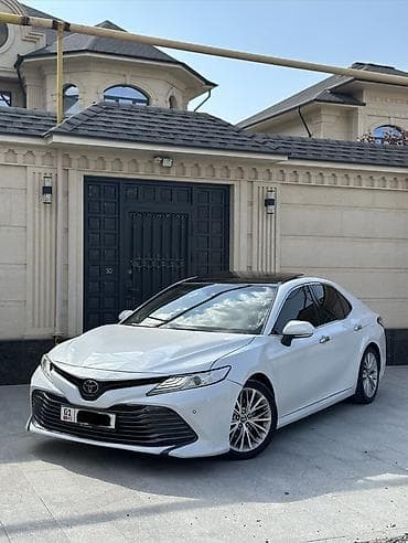 Toyota Camry: 2018 г., 2.5 л, Автомат, Бензин, Седан