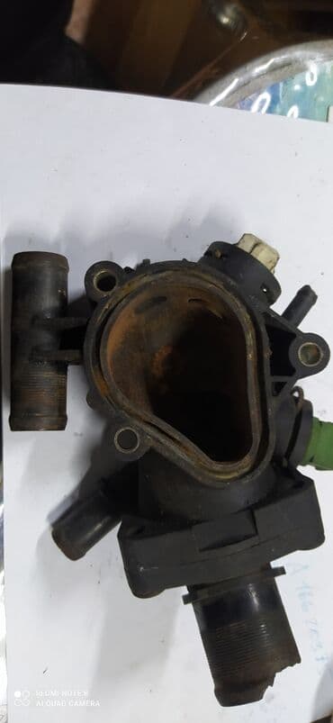 блок предохранителей: Renault corpus термостата датчики термостат — 2