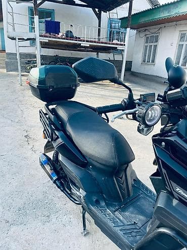 мотор скутер: Тип скутера Tank, 160 куб. см, Бензин — 10