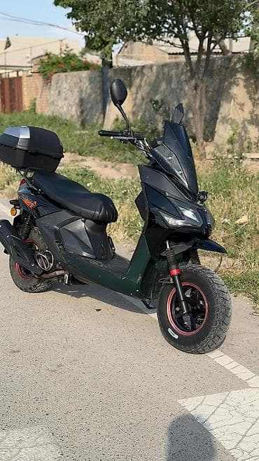 Тип скутера 150 куб. см, Бензин