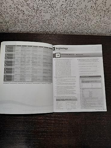 solutions elementary: Продаю книги по английскому Solution-advanced, оригинал идёт вместе с — 2