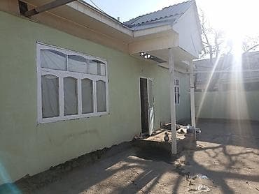 Дом с двором и откатными воротами - Отдельно стоящий одноэтажный дом