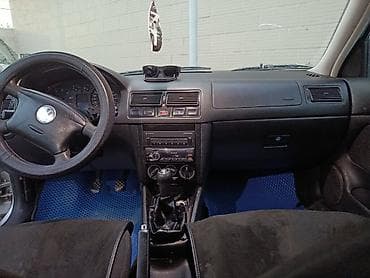 Volkswagen Golf: 2003 г., 1.6 л, Механика, Бензин, Хэтчбэк — 7