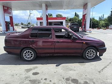 мото honda: Volkswagen Vento: 1993 г., 1.8 л, Механика, Бензин, Седан — 1