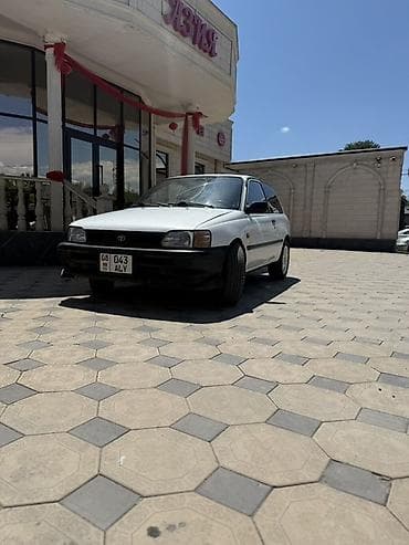 Унаа: Toyota Starlet: 1991 г., 1.3 л, Кол менен иштөөчү, Бензин, Хетчбек — 1