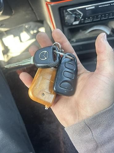 lexus es 2004: Mazda 323: 1994 г., Ручные, Седан — 6