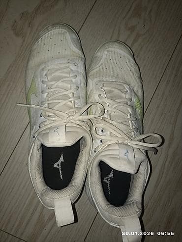 Киреге берилүүчү кийимдер: Продаю срочно волейбольные кроссовки Mizuno Wave luminous 2 Кроссовки — 3