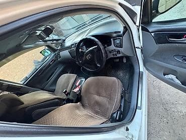 mini jack: Toyota Ipsum: 2002 г., 2.4 л, Автомат, Газ, Минивэн — 7