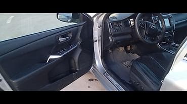 продаю экскватор: Toyota Camry: 2016 г., 2.5 л, Автомат, Гибрид, Седан — 3