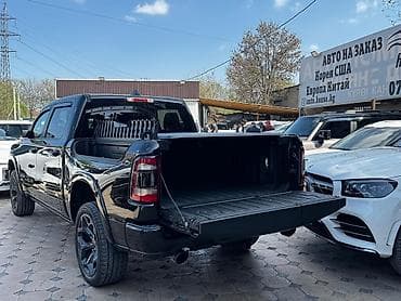 low ll: Dodge Ram 1500: 2019 г., 5.7 л, Автомат, Бензин, Пикап — 3