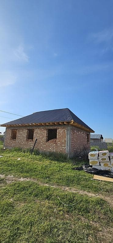 бостери комнаты: Продаётся одноэтажный дом (коробка) из кирпича. Характеристики: - — 4