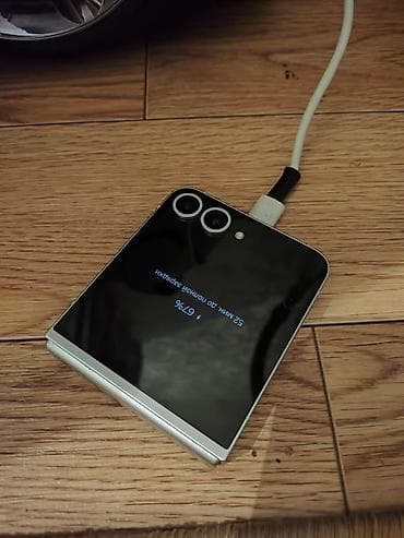 razr v3: Смартфон-раскладушка с большим внешним дисплеем Характеристики и — 1