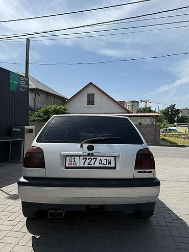 Унаа сатуу: Volkswagen Golf: 1992 г., 1.8 л, Кол менен иштөөчү, Бензин, Хетчбек — 1