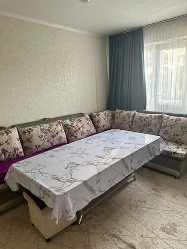мебель мяхкий: Бурчу бар диван, Жастыктар менен, Үч орундук жана андан көп — 2