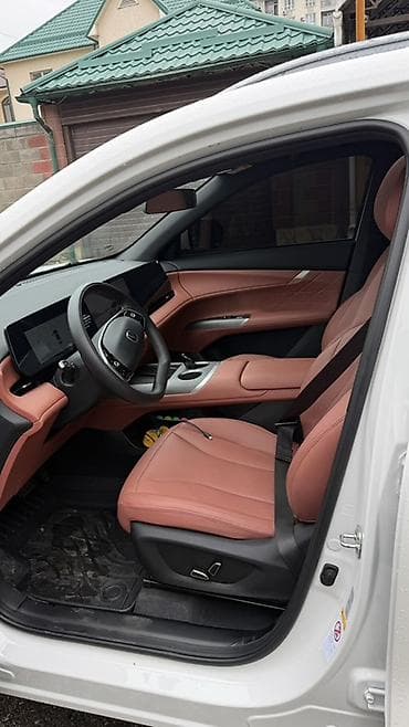 Транспорт: Changan CS75 Plus: 2025 г., 1.3 л, Автомат, Бензин, Кроссовер — 10
