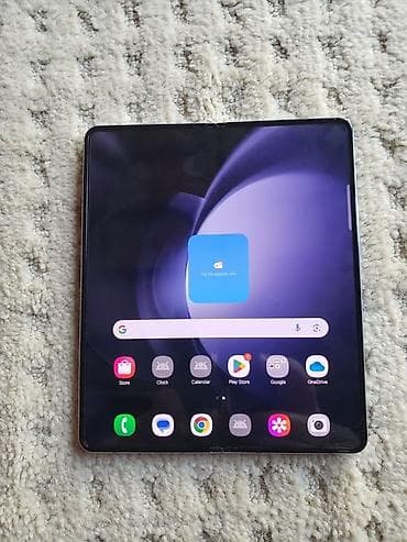 one plus: Смартфон с гибким дисплеем Samsung Galaxy Z Fold (серия Fold, чёрный — 2