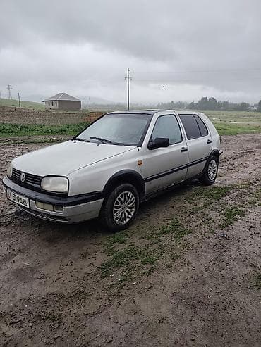 Volkswagen Golf: 1993 г., 1.8 л, Механика, Бензин, Хэтчбэк