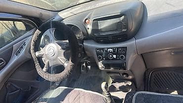 Nissan Almera Tino: 2003 г., 2.2 л, Ручные, Дизель, Универсал — 4