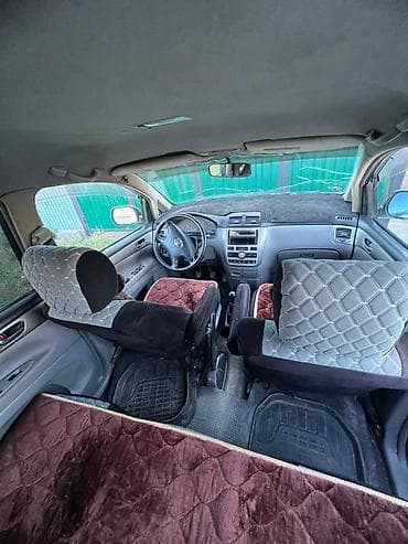 Унаа: Toyota Corolla Spacio: 2004 г., 2 л, Кол менен иштөөчү, Дизель, Вэн/Минивэн — 6