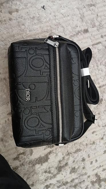 Барсетка, Dior, Материал: Искусственная кожа, Застежка на молнии, Новый at lalafo.kg Барсетка, Dior, Материал: Искусственная кожа, Застежка на молнии, Новый