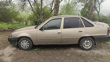 Daewoo Nexia: 1998 г., 1.5 л, Механика, Бензин, Седан