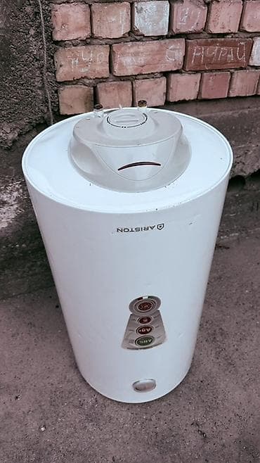 xeon 1270: Накопительный водонагреватель Объем бака: 90 л, Ariston, Электрический, Регулятор температуры, Эмалированная сталь, Б/у — 1