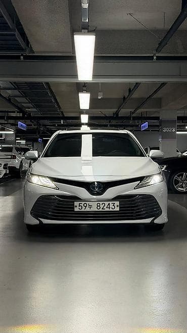 lexus e: Toyota Camry: 2019 г., 2.5 л, Автомат, Гибрид, Седан — 3