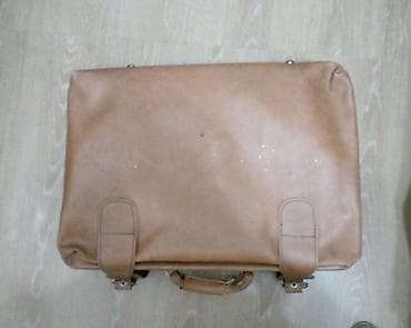 Чемодан, Б/у, Материал: Натуральная кожа, Средний (40 - 70 л)