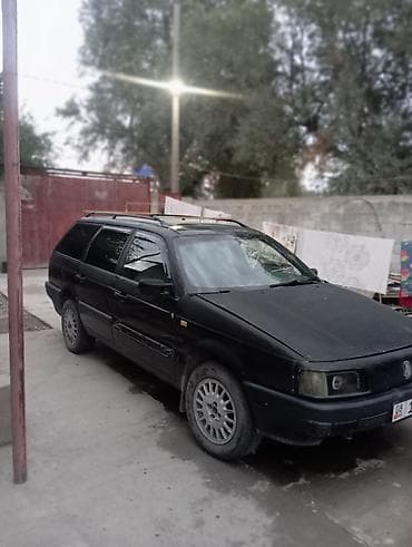 Volkswagen Passat: 1990 г., 2 л, Механика, Бензин, Универсал