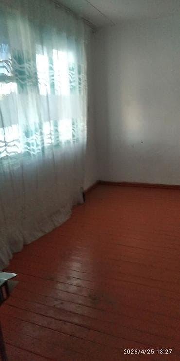 Үйлөрдү сатуу: Дом с двором и воротами - Жилой дом с отдельным входом, несколько — 4