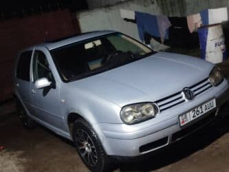 продажа подержанных автомобилей: Volkswagen Golf V: 2000 г., 2 л, Механика, Бензин, Хэтчбэк — 1