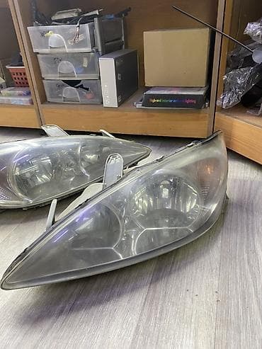 состояния отличные: Комплект передних фар Toyota — 1