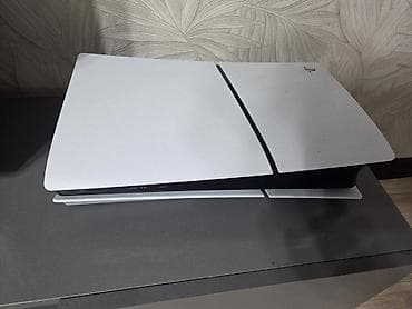 Продаю Ps5 slim 1tb, 2 джойстика, FC26, Dead island 2, Batman Arkham